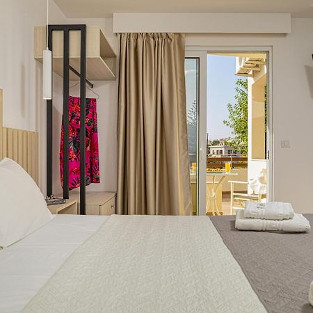 Theos Village Apartments Като-Дарацо Екстер'єр фото