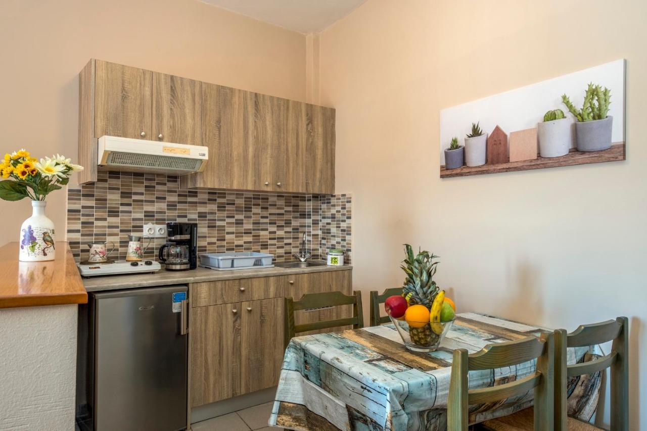 Theos Village Apartments Като-Дарацо Екстер'єр фото