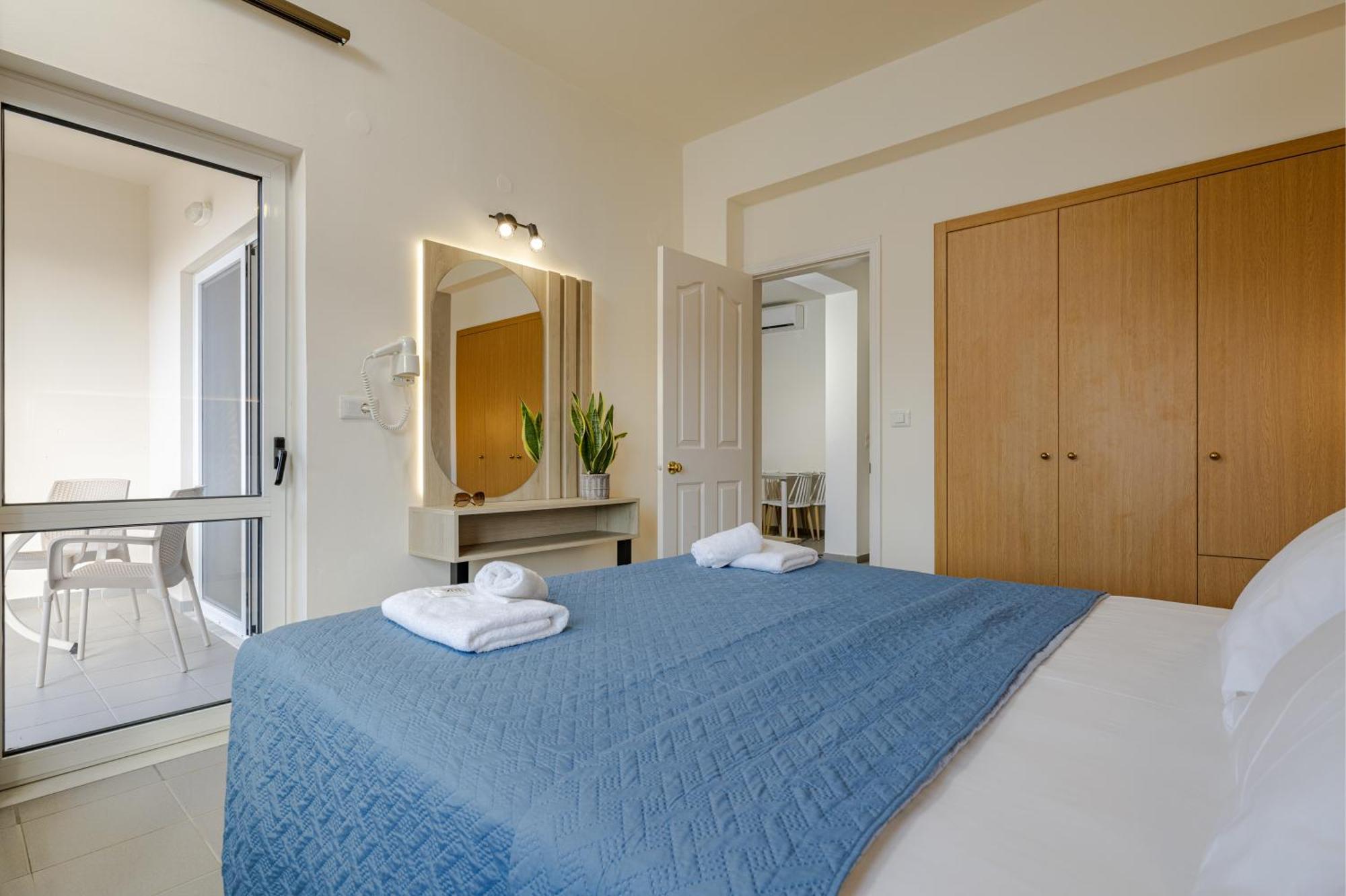 Theos Village Apartments Като-Дарацо Екстер'єр фото